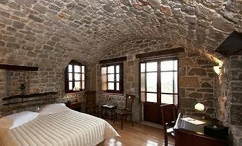 Xemoni Oitilon