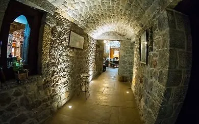 Xemoni Hotel 4*