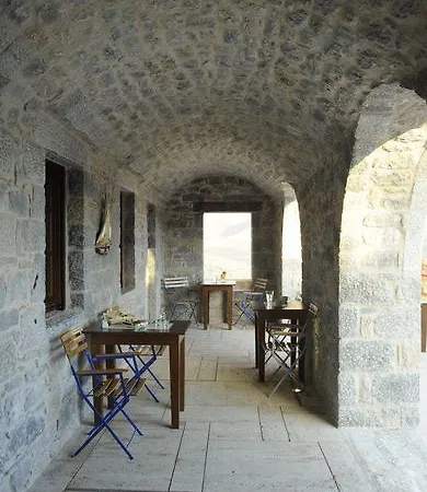 Xemoni 4* Oitilon