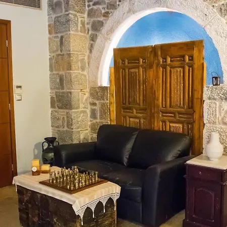 Xemoni Hotel Oitilon