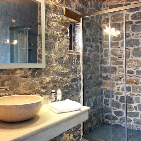 Xemoni Hotel 4*
