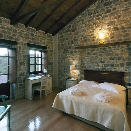 Xemoni Hotel Oitilon